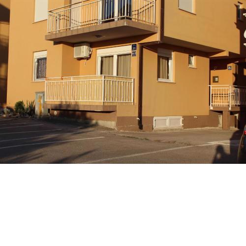 Apartment Mario