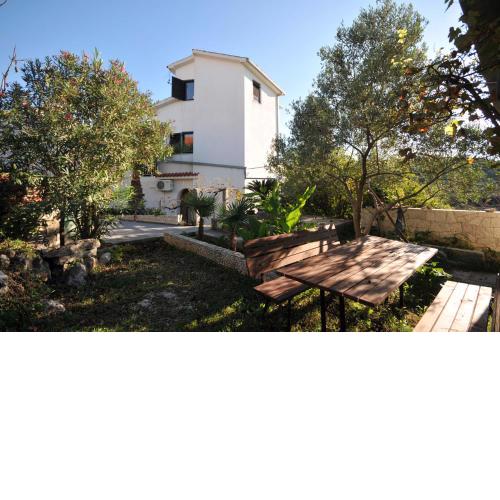 Apartment Okrug Donji 13732a