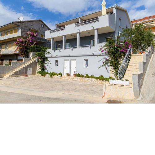 Apartment Okrug Gornji 12