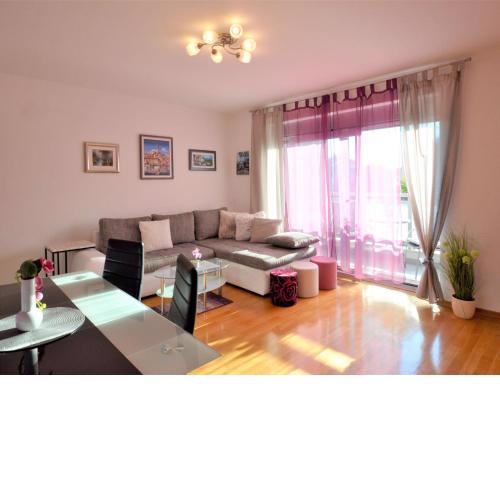 Apartment Pinezic by Interhome