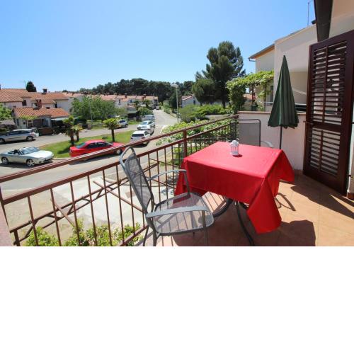 Apartment Radin near the beach