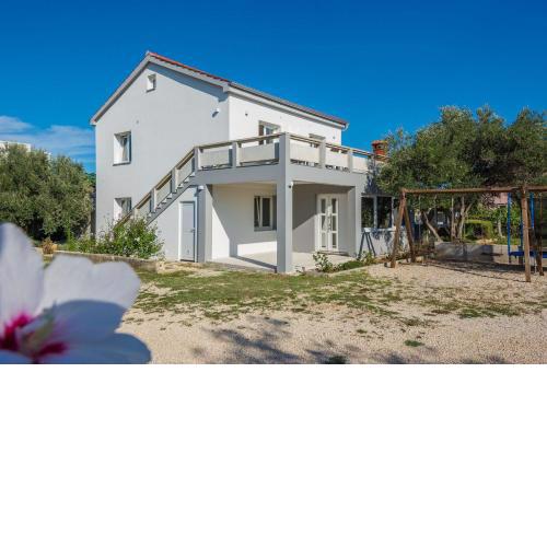 Apartment Radovic Nives