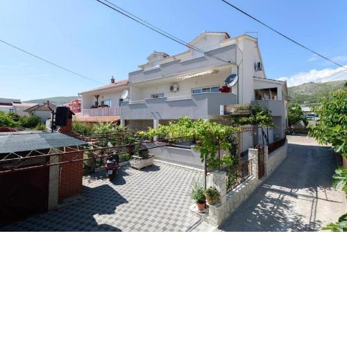 Apartment Sina - modern and comfortable