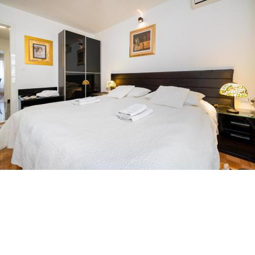 Apartment Suite Theater
