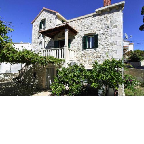 Apartment Tina, Sumartin