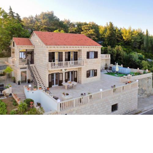 Apartment Villa Andro by Interhome