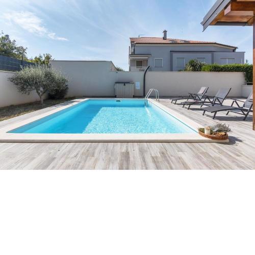Apartment Volme with Private Pool