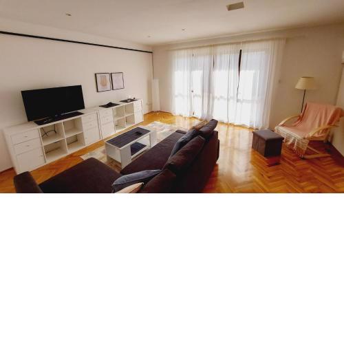Apartment with a large terrace, 80 meters from the beach