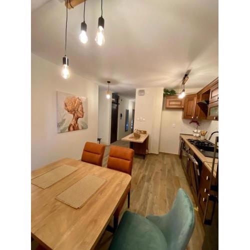 Apartment with balcony and free parking