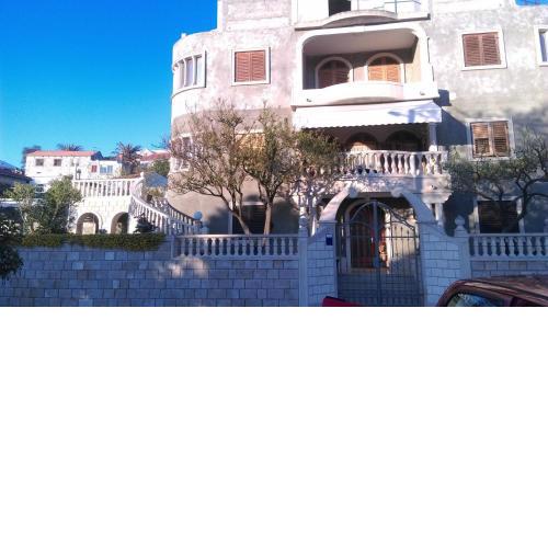 Apartments and Room Rest