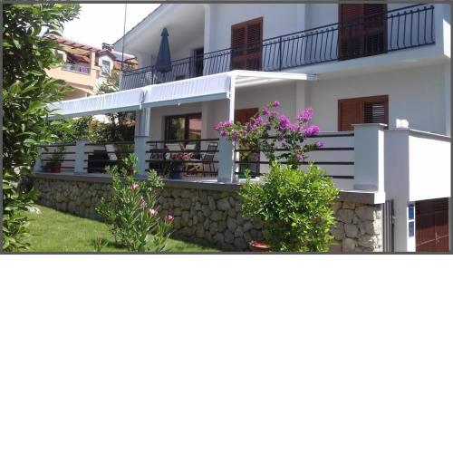 Apartments and Rooms Antee