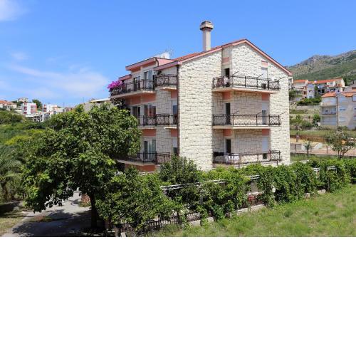 Apartments and rooms by the sea Podstrana, Split - 10301
