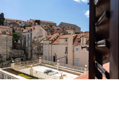 Apartments and Rooms Lejletul