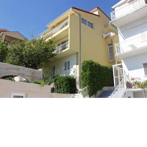 Apartments and rooms with parking space Makarska - 6767
