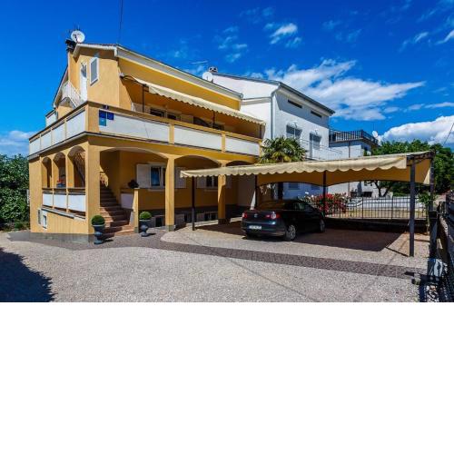 Apartments and rooms with parking space Malinska, Krk - 18193