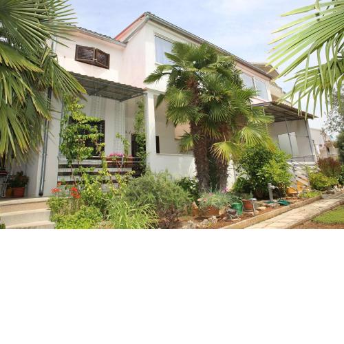 Apartments Araz