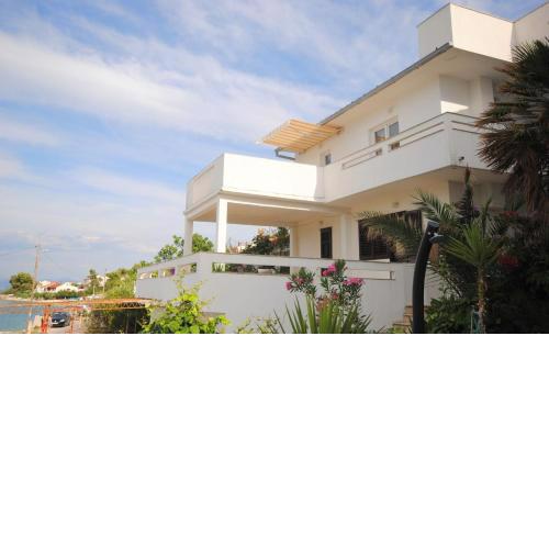 Apartments by the sea Arbanija, Ciovo - 11514