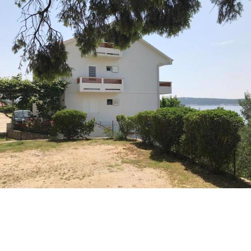 Apartments by the sea Banjol, Rab - 15679