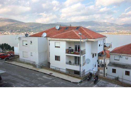 Apartments by the sea Mastrinka, Ciovo - 9447