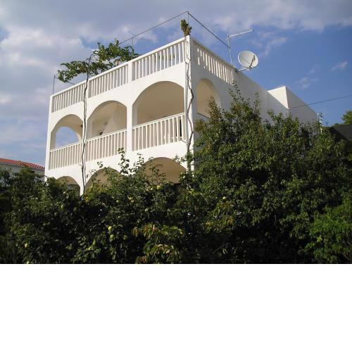 Apartments by the sea Mavarstica, Ciovo - 1120