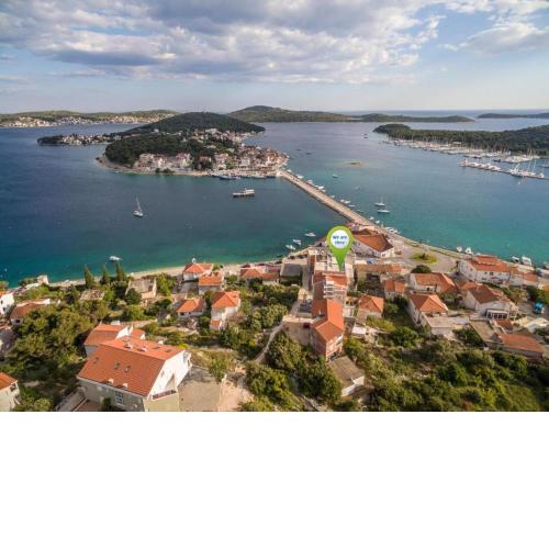 Apartments by the sea Rogoznica - 17997