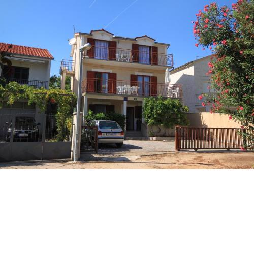 Apartments by the sea Rogoznica - 9127