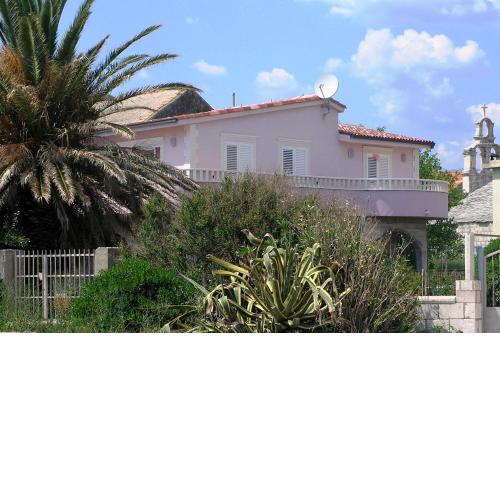 Apartments by the sea Sucuraj, Hvar - 5680