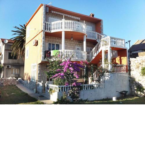 Apartments by the sea Sucuraj, Hvar - 590