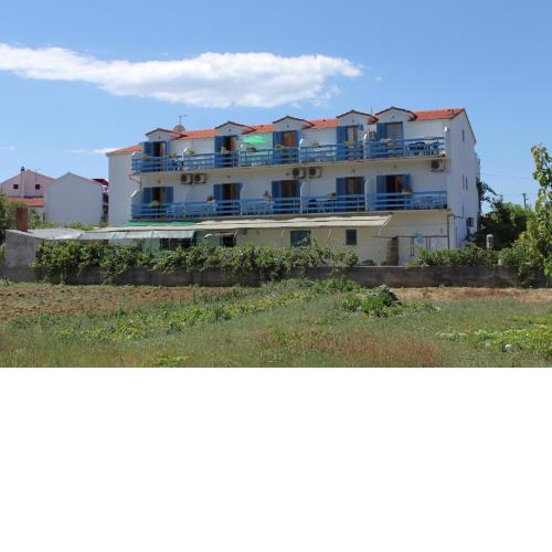 Apartments by the sea Sucuraj, Hvar - 6852
