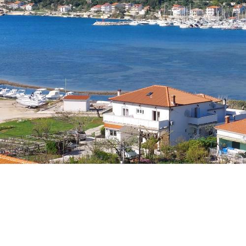 Apartments by the sea Supetarska Draga - Donja, Rab - 20773
