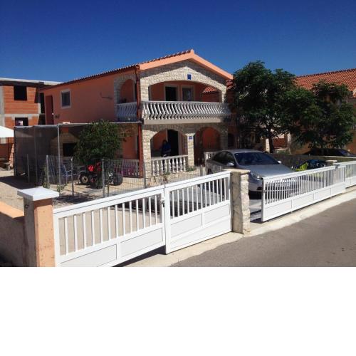 Apartments by the sea Vir - 11534