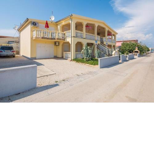 Apartments by the sea Vir - 20333