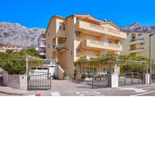 Apartments Ivica