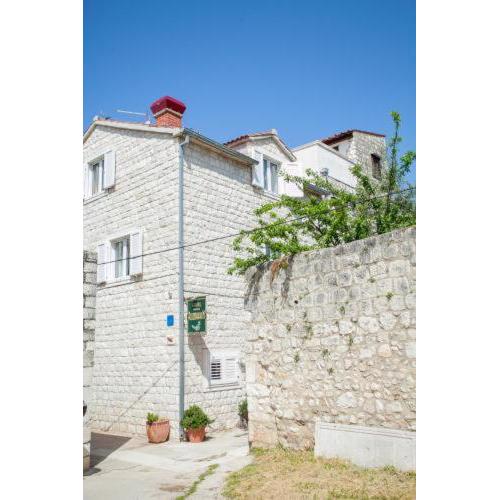 Apartments IVOMAR