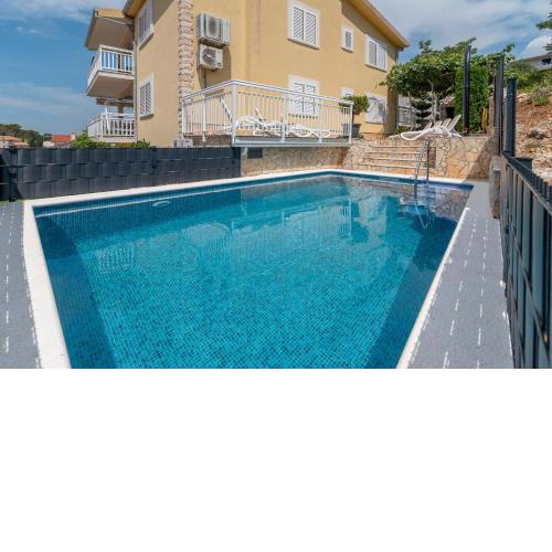 Apartments Kapetan