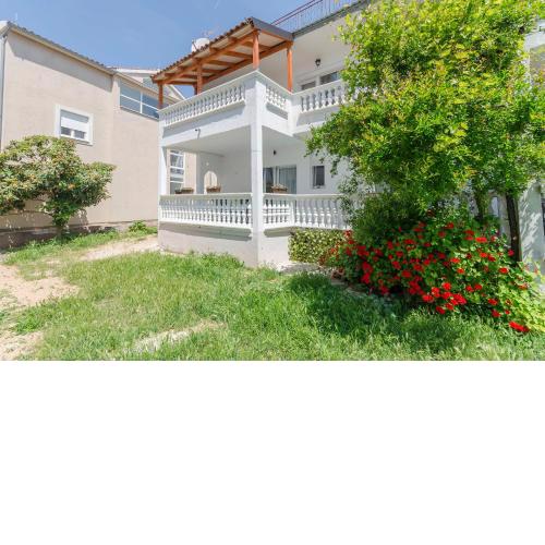 Apartments Katka near Blue beach