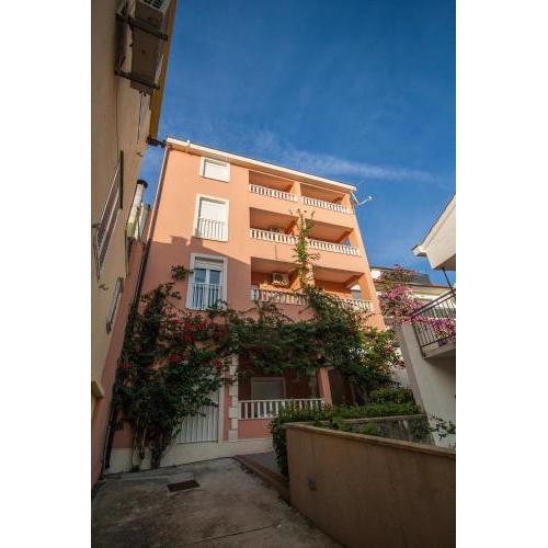 Apartments Knezović