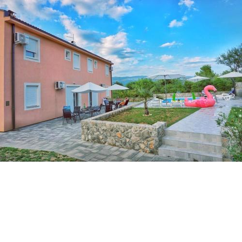 Apartments Kuk