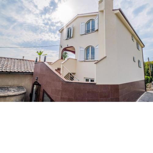 Apartments Laganini
