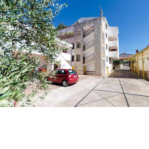 Apartments Little spring
