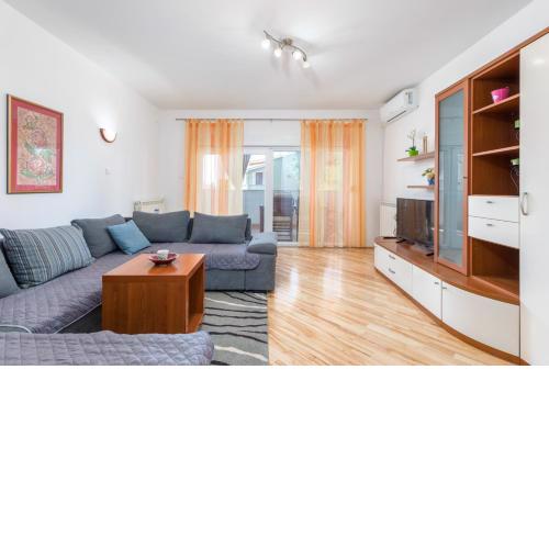 Apartments Lora
