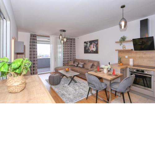Apartments Luna with free parking