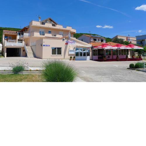 Apartments Maestral