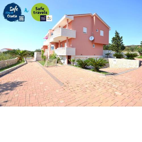 Apartments Miroslav