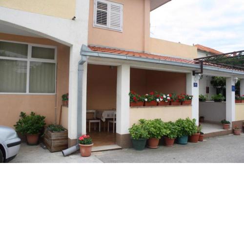 Apartments Miše