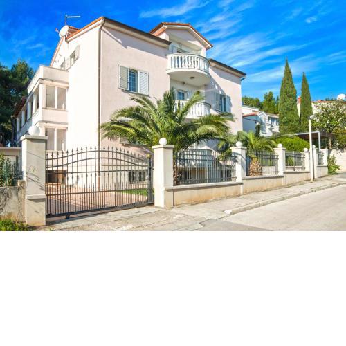 Apartments Ori