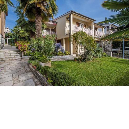 Apartments Pino