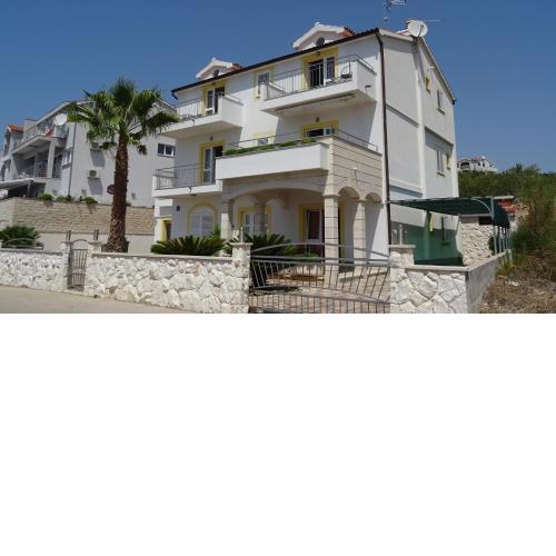 Apartments Primosten