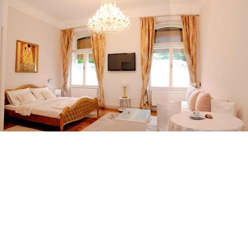 Apartments & Rooms Flowers