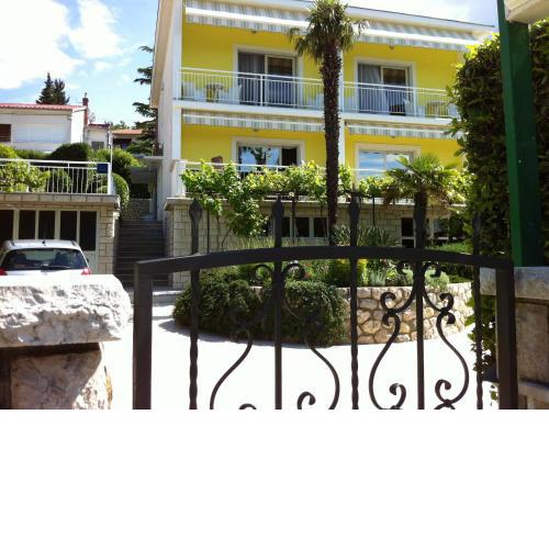 Apartments & Rooms Marina